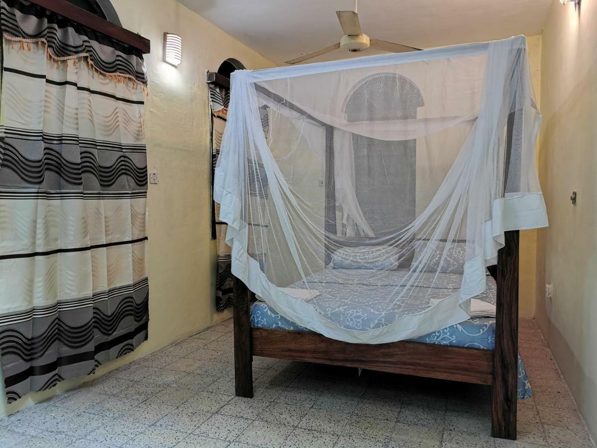 Crown Hotel Zanzibar Ngoại thất bức ảnh